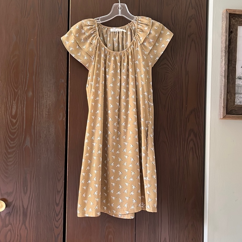 blu pepper silky feel fabric, beige with birds dress. Size Medium.